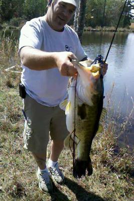 Big Largemouth Bass Caught From The Bank